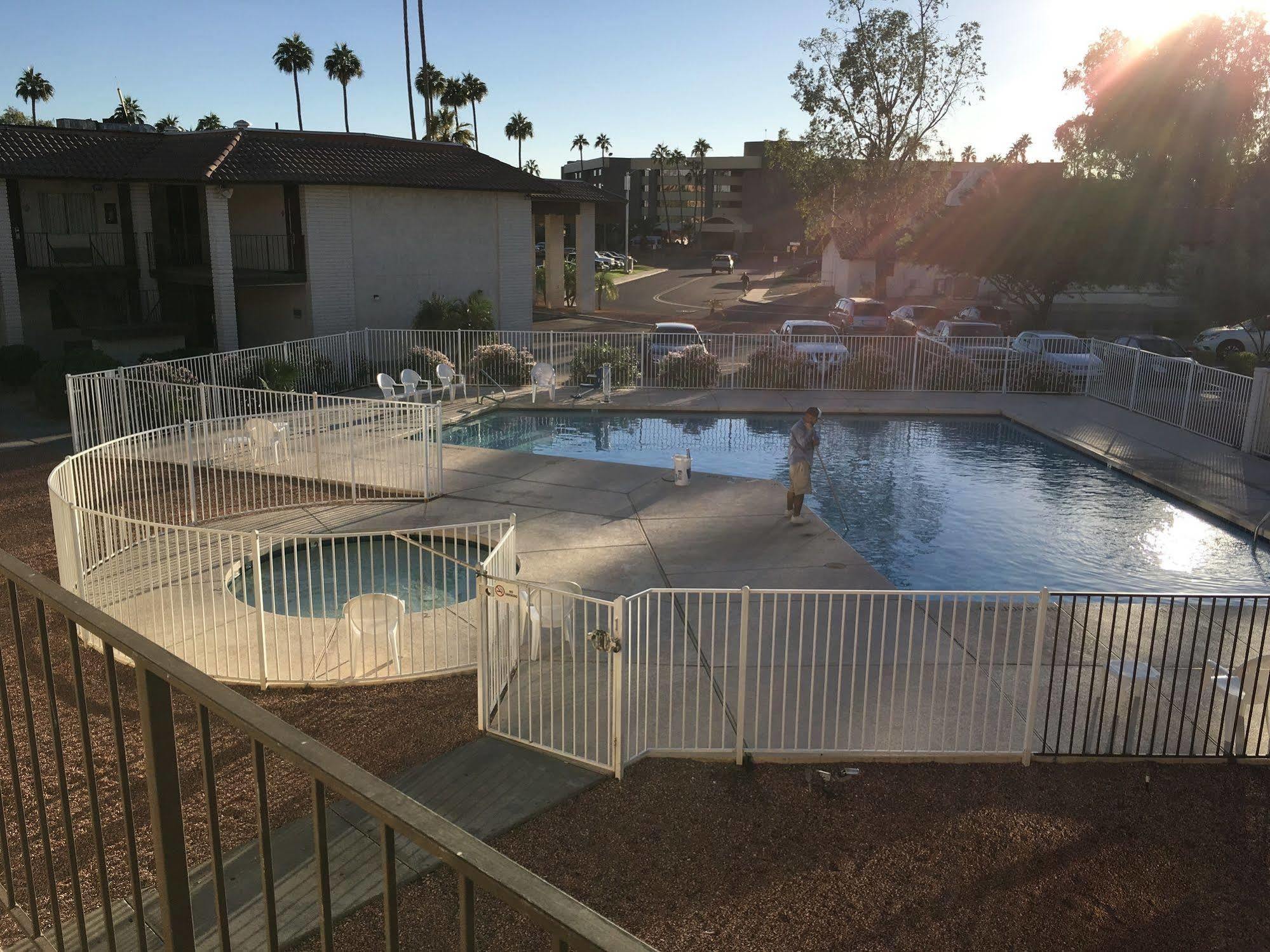 Premier Inns Metro Phoenix Exterior photo